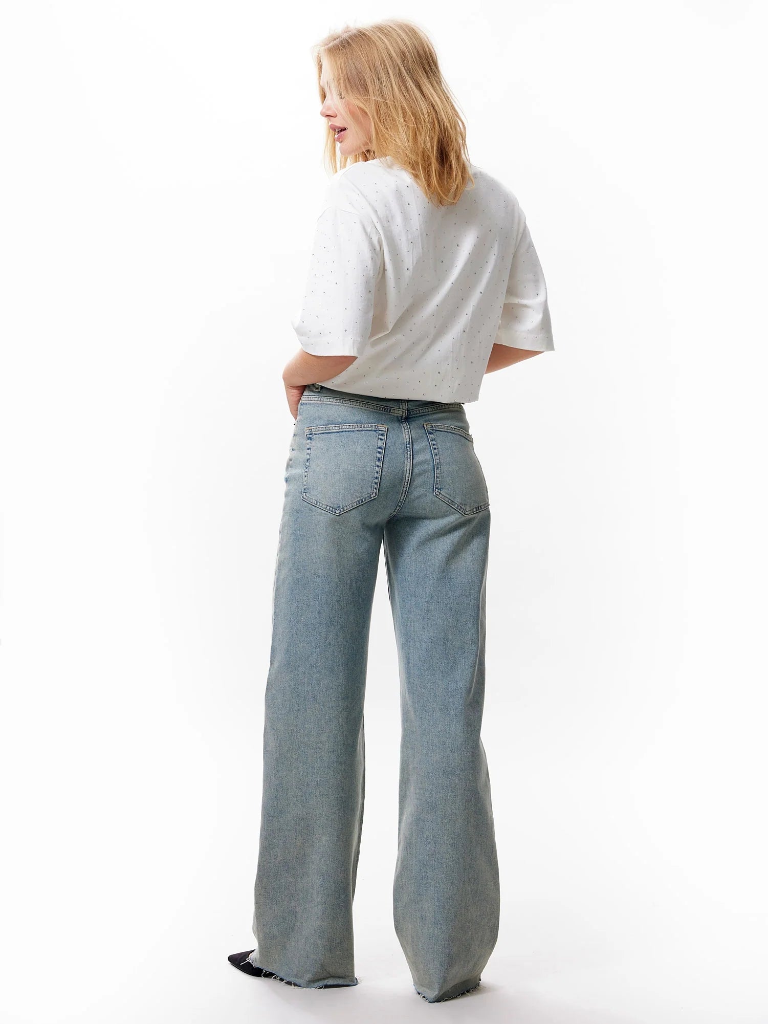 LOOSE FIT JEANS