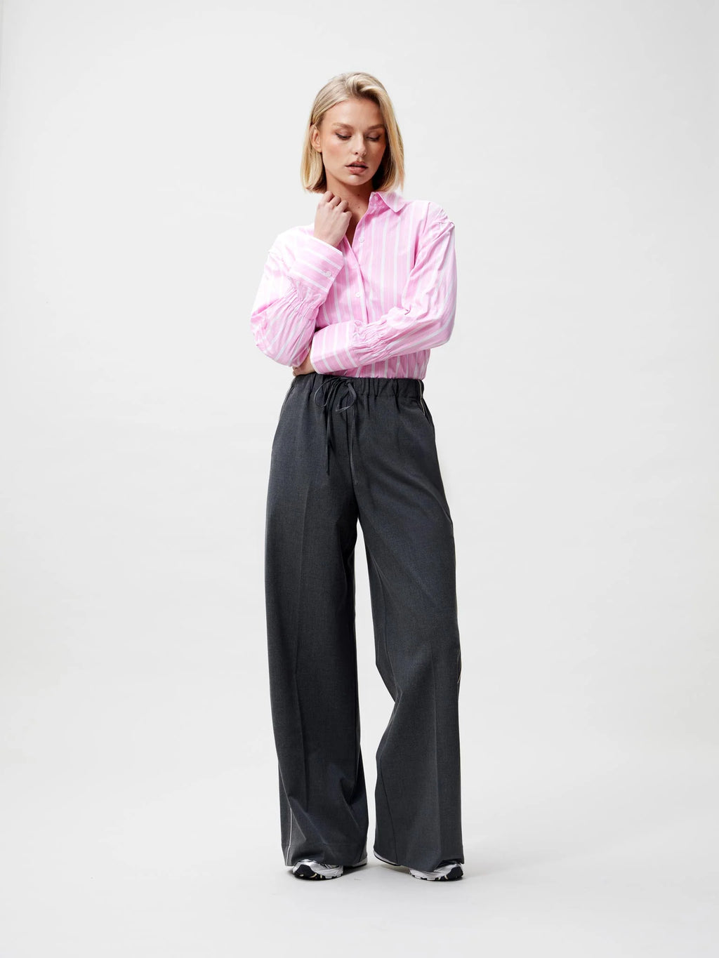 JOGGER TROUSERS WITH PIPING