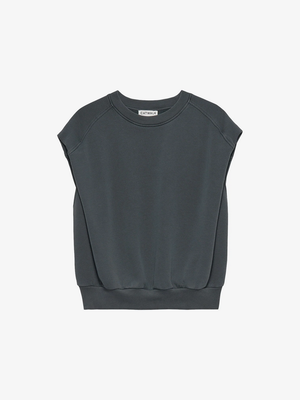 SLEEVELESS SWEATER