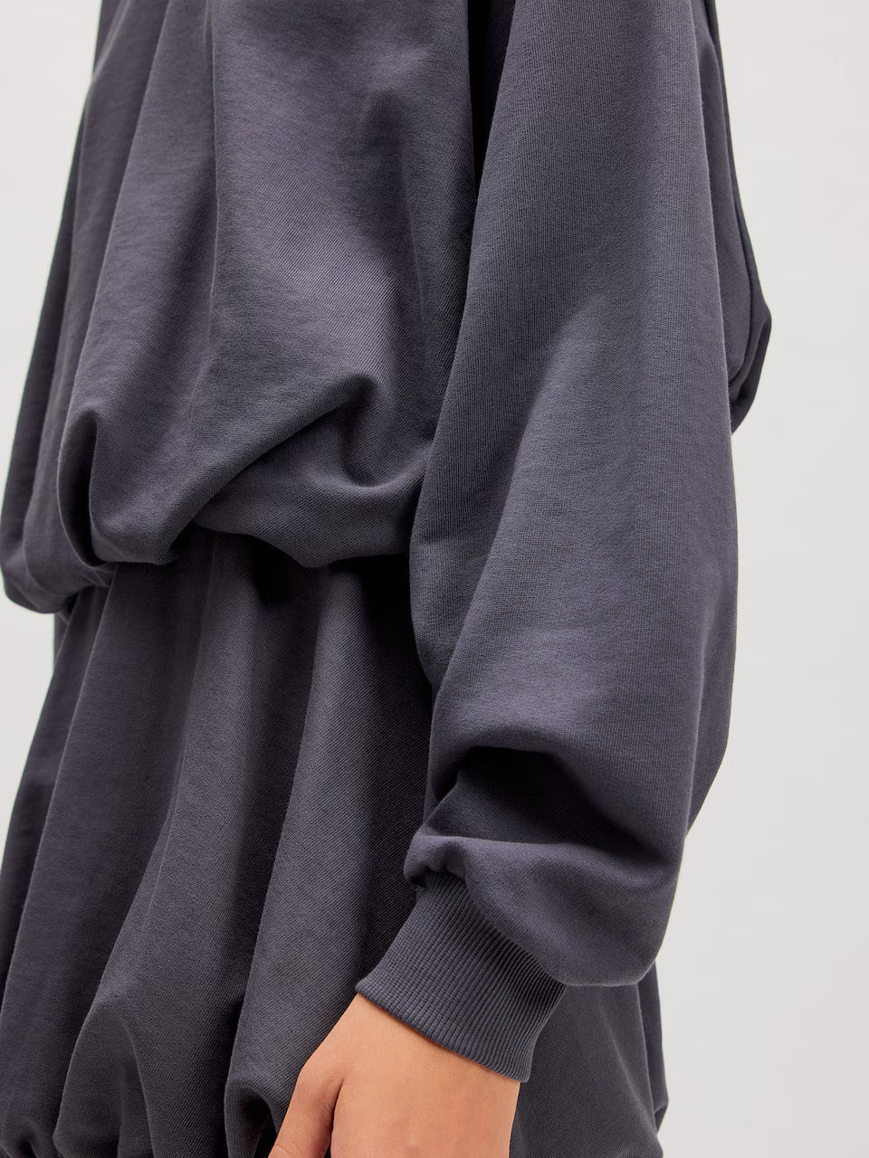 BLOSSOM SWEATER